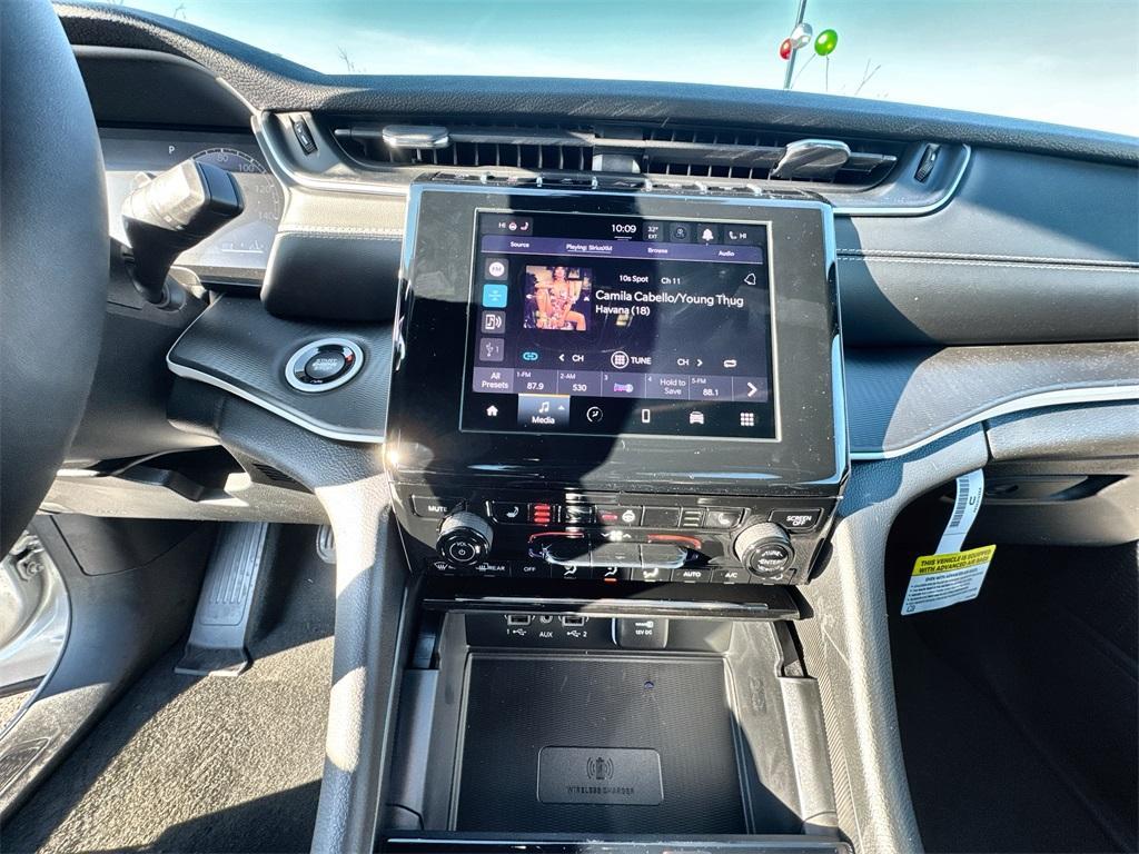 new 2025 Jeep Grand Cherokee car, priced at $41,675