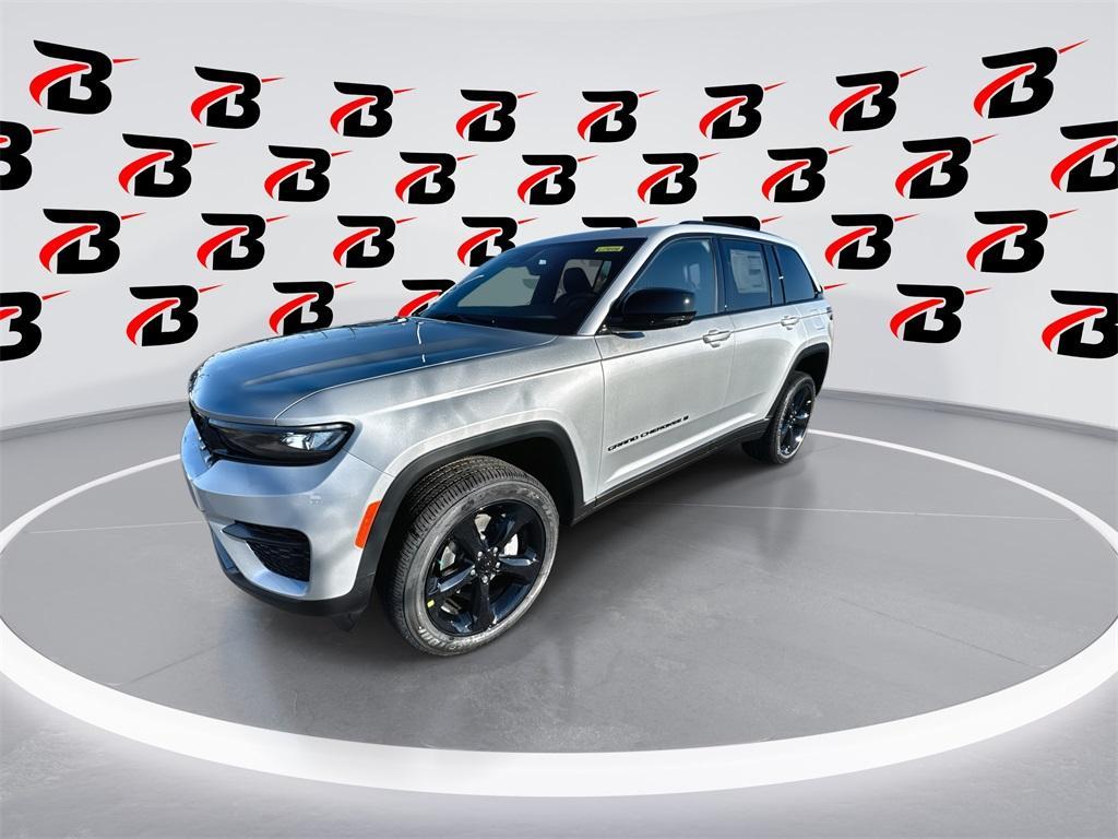 new 2025 Jeep Grand Cherokee car, priced at $41,675