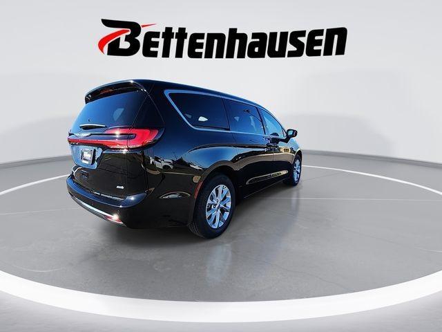 new 2025 Chrysler Pacifica car, priced at $46,407