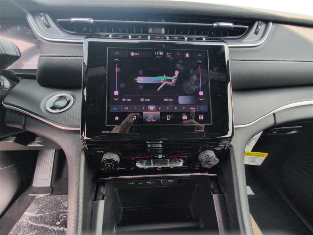 new 2025 Jeep Grand Cherokee car, priced at $34,996