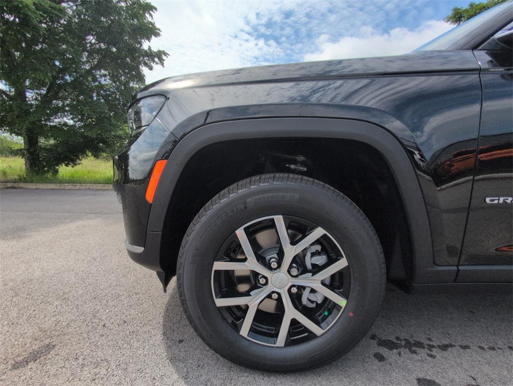 new 2025 Jeep Grand Cherokee L car, priced at $40,340