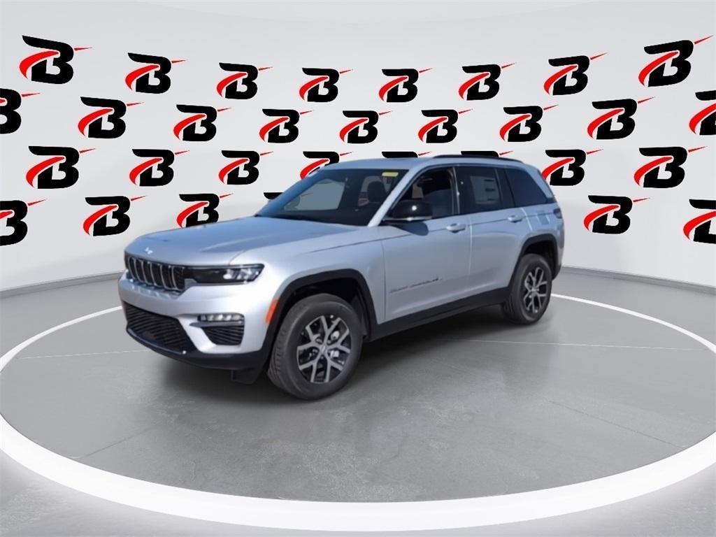 new 2025 Jeep Grand Cherokee car, priced at $43,733