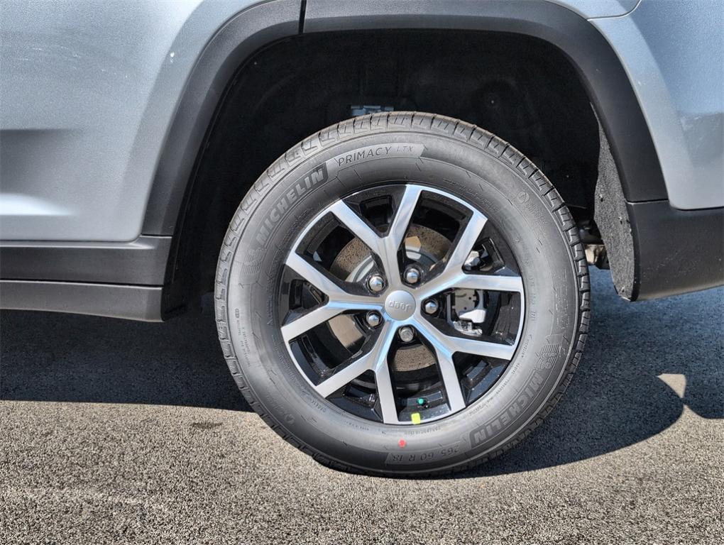 new 2025 Jeep Grand Cherokee car, priced at $43,733