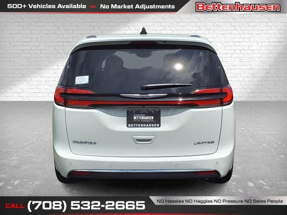 new 2024 Chrysler Pacifica car, priced at $47,184