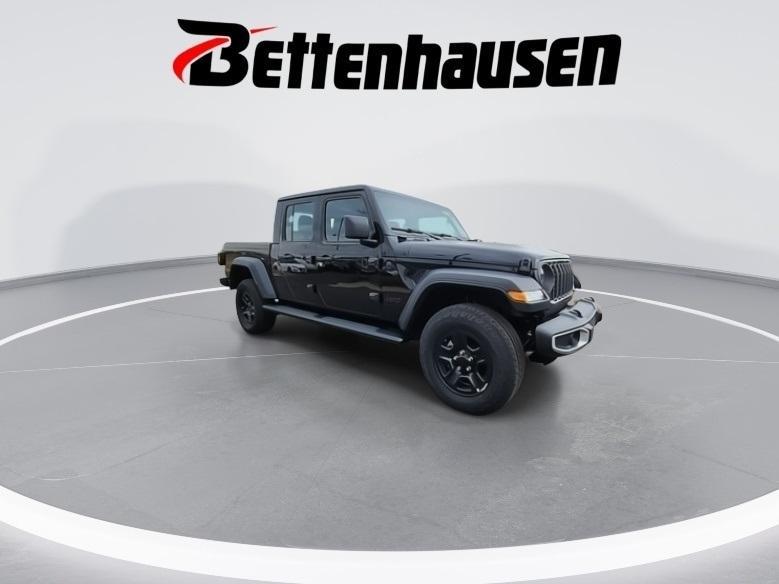 new 2024 Jeep Gladiator car, priced at $37,220