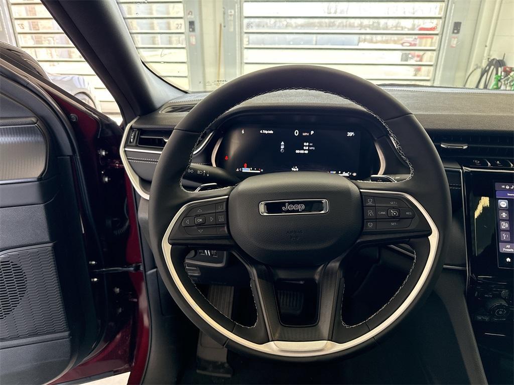 new 2025 Jeep Grand Cherokee car, priced at $37,470
