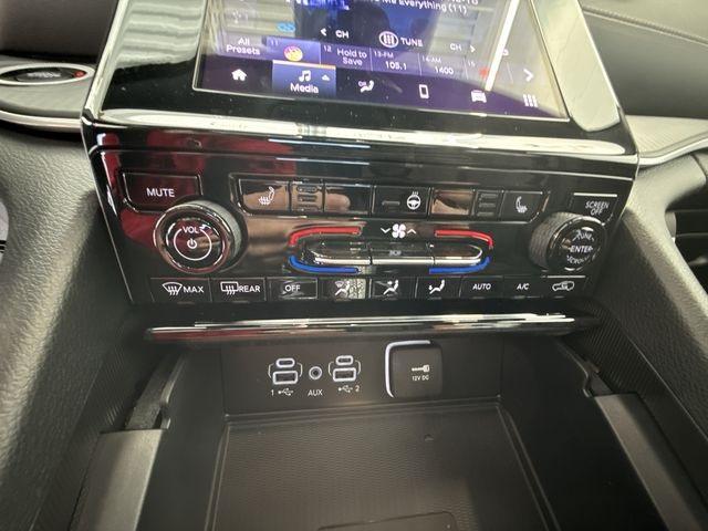 new 2025 Jeep Grand Cherokee car, priced at $38,435