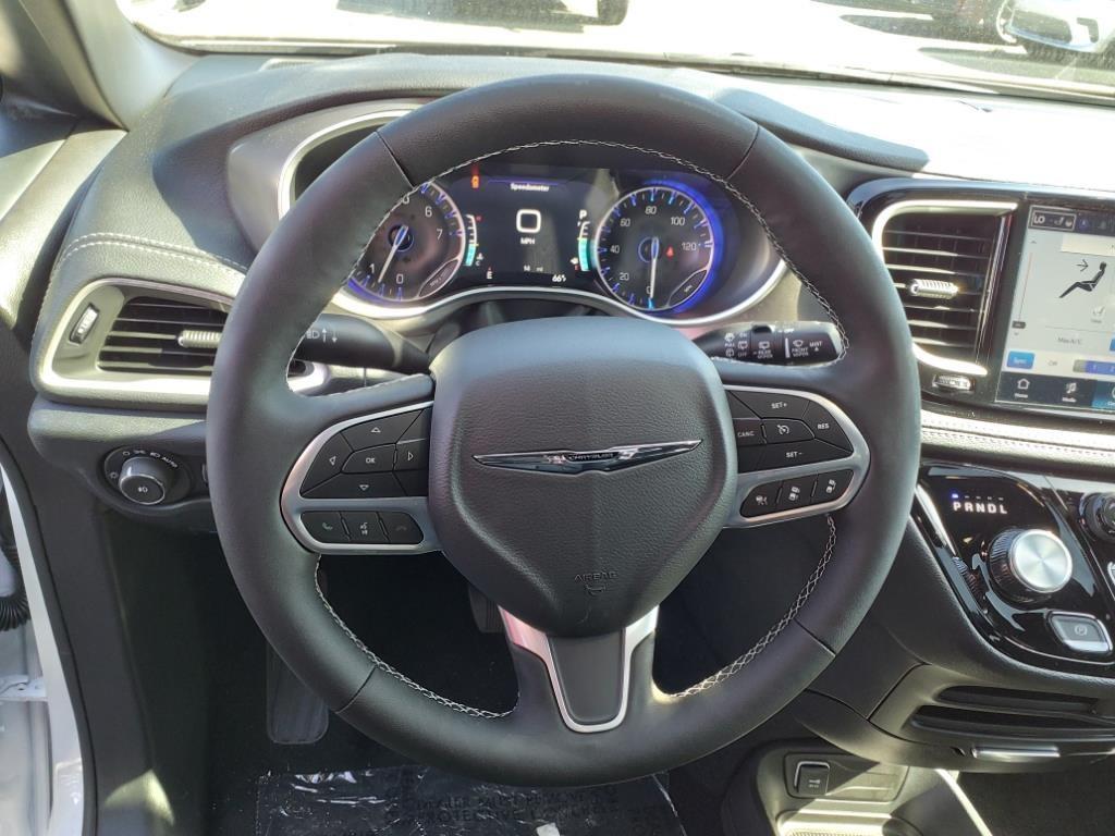 new 2025 Chrysler Pacifica car, priced at $46,059