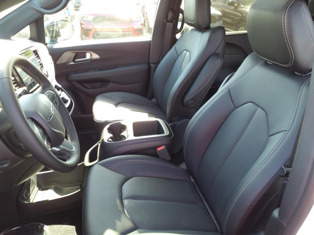new 2025 Chrysler Pacifica car, priced at $46,059