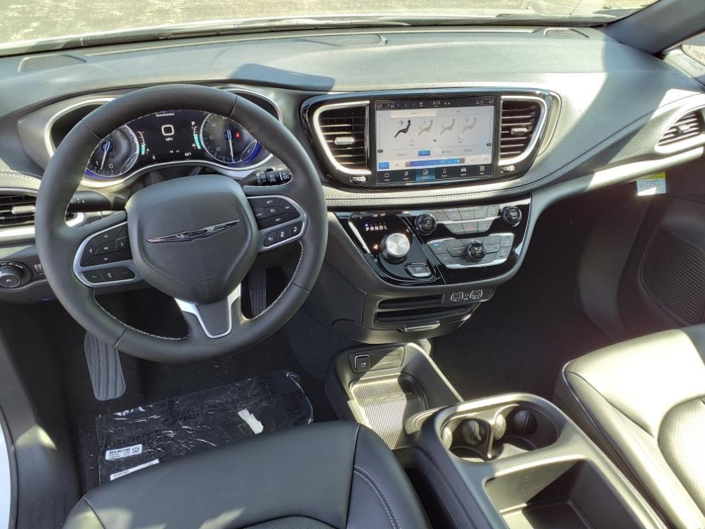 new 2025 Chrysler Pacifica car, priced at $46,059