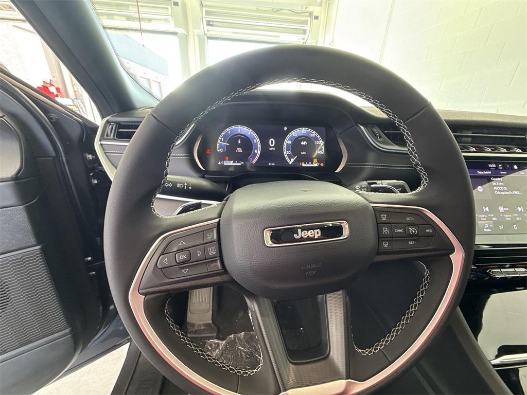 new 2025 Jeep Grand Cherokee L car, priced at $38,898