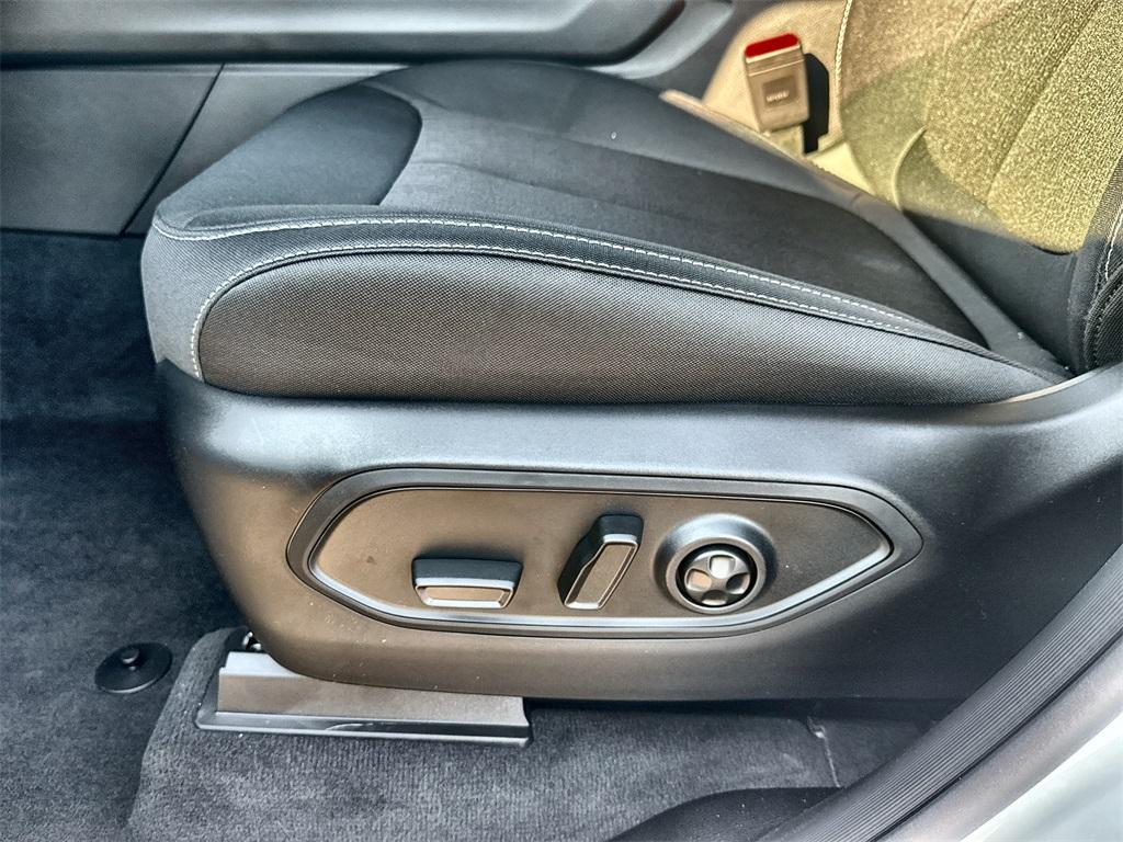 new 2025 Jeep Grand Cherokee L car, priced at $42,059