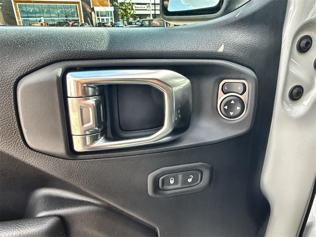 new 2025 Jeep Wrangler car, priced at $43,358