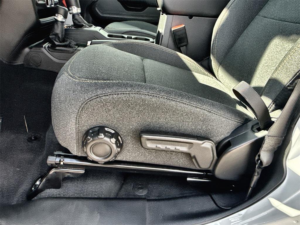 new 2025 Jeep Wrangler car, priced at $43,358