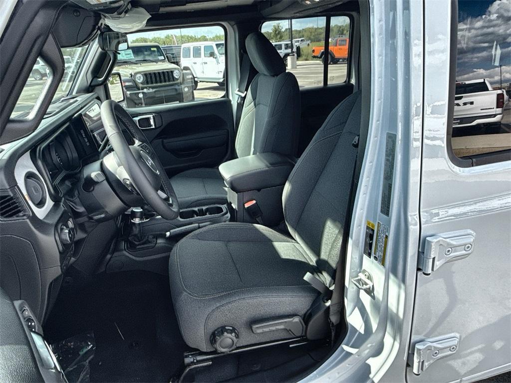 new 2025 Jeep Wrangler car, priced at $43,358