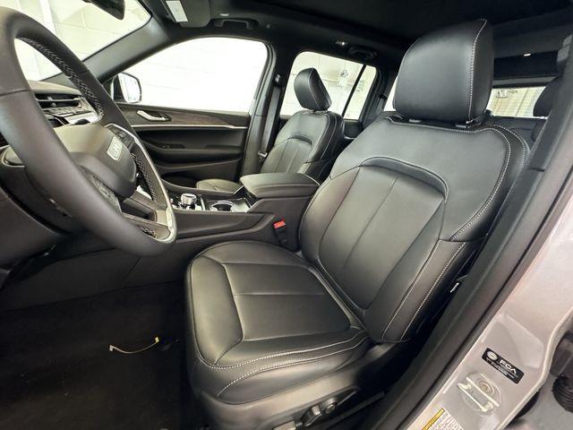 new 2025 Jeep Grand Cherokee car, priced at $45,535