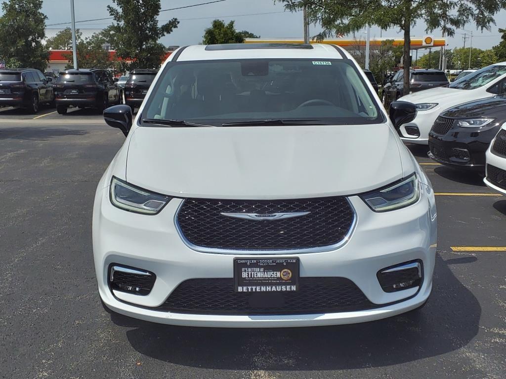 new 2024 Chrysler Pacifica car, priced at $42,511