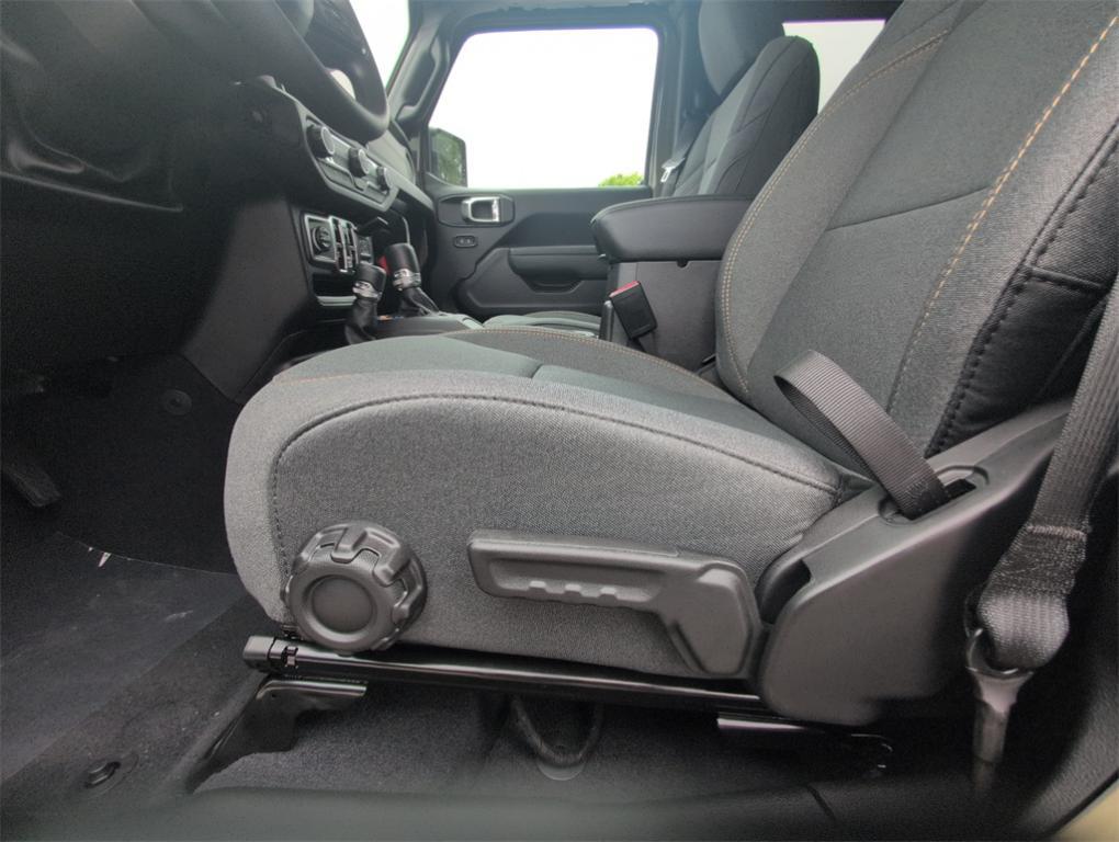 new 2025 Jeep Wrangler car, priced at $36,632