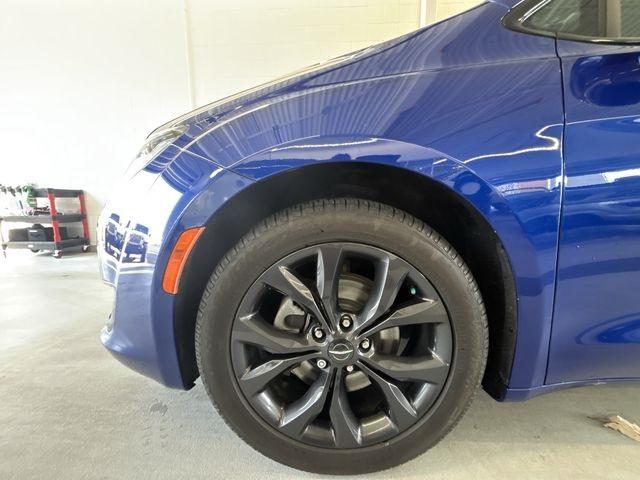 used 2020 Chrysler Pacifica car, priced at $20,900