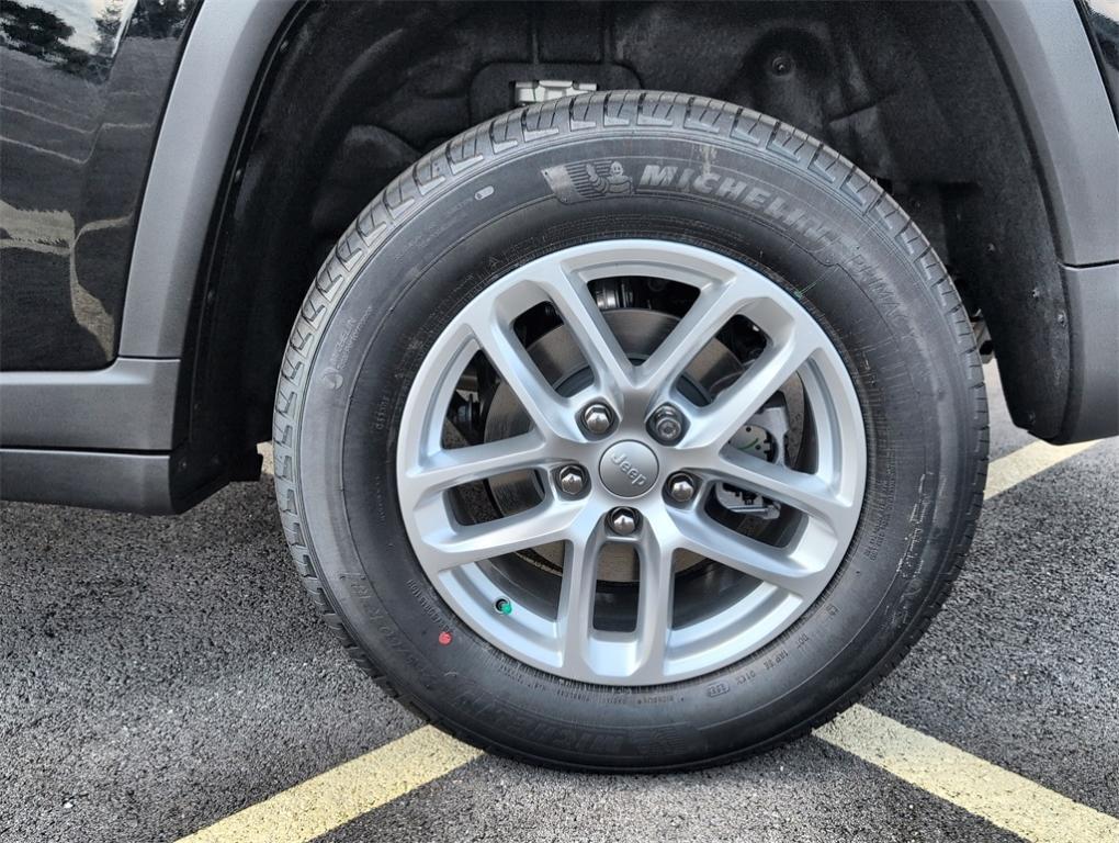 new 2025 Jeep Grand Cherokee car, priced at $36,496