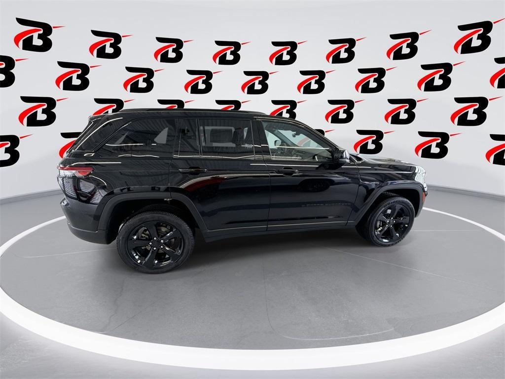 new 2025 Jeep Grand Cherokee car, priced at $41,982