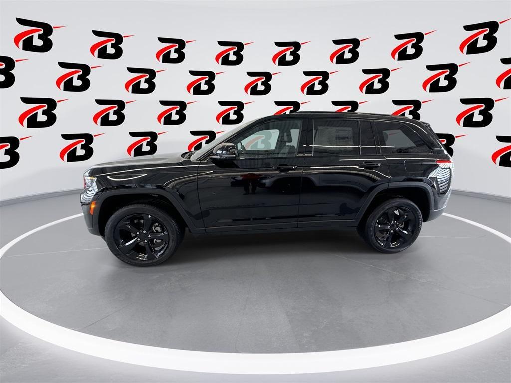 new 2025 Jeep Grand Cherokee car, priced at $41,982