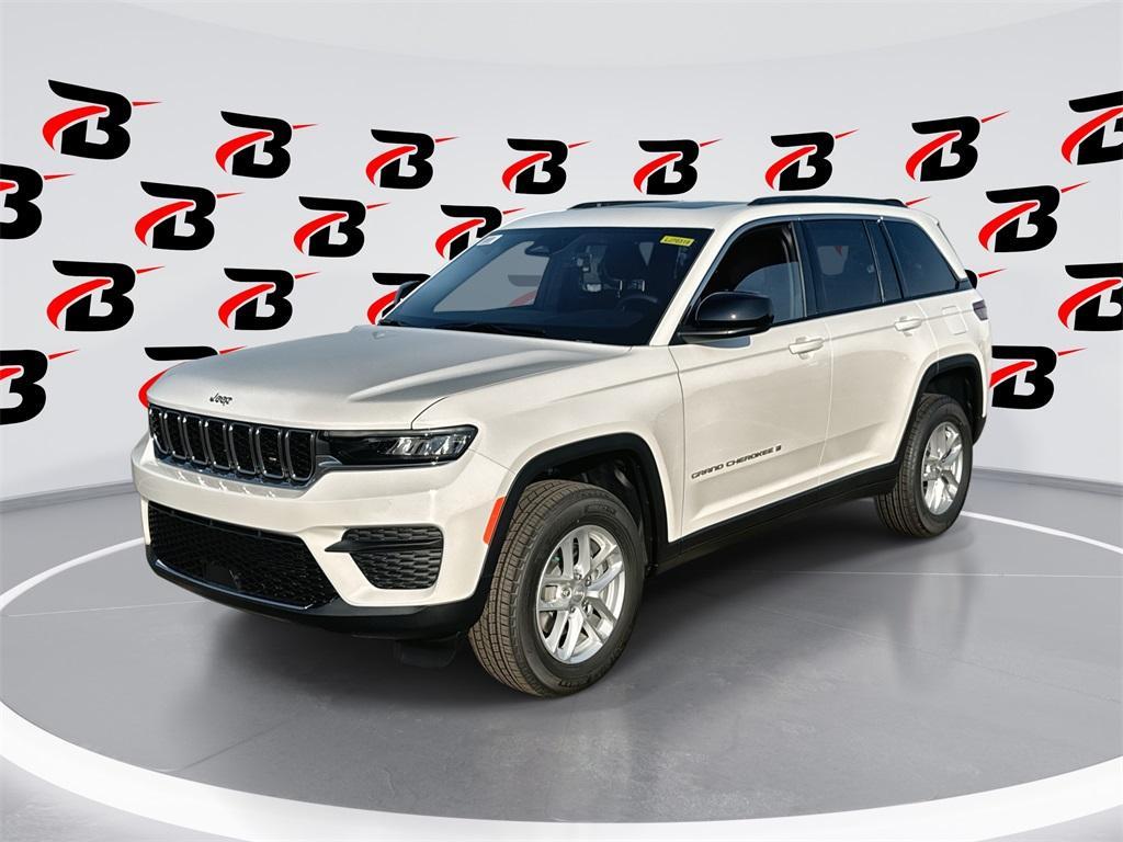 new 2025 Jeep Grand Cherokee car, priced at $37,665