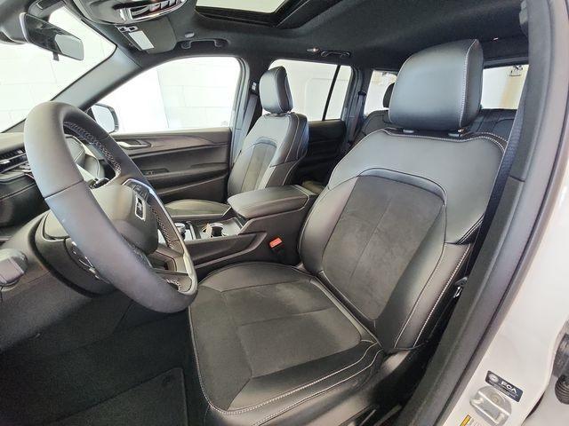 new 2025 Jeep Grand Cherokee car, priced at $38,935