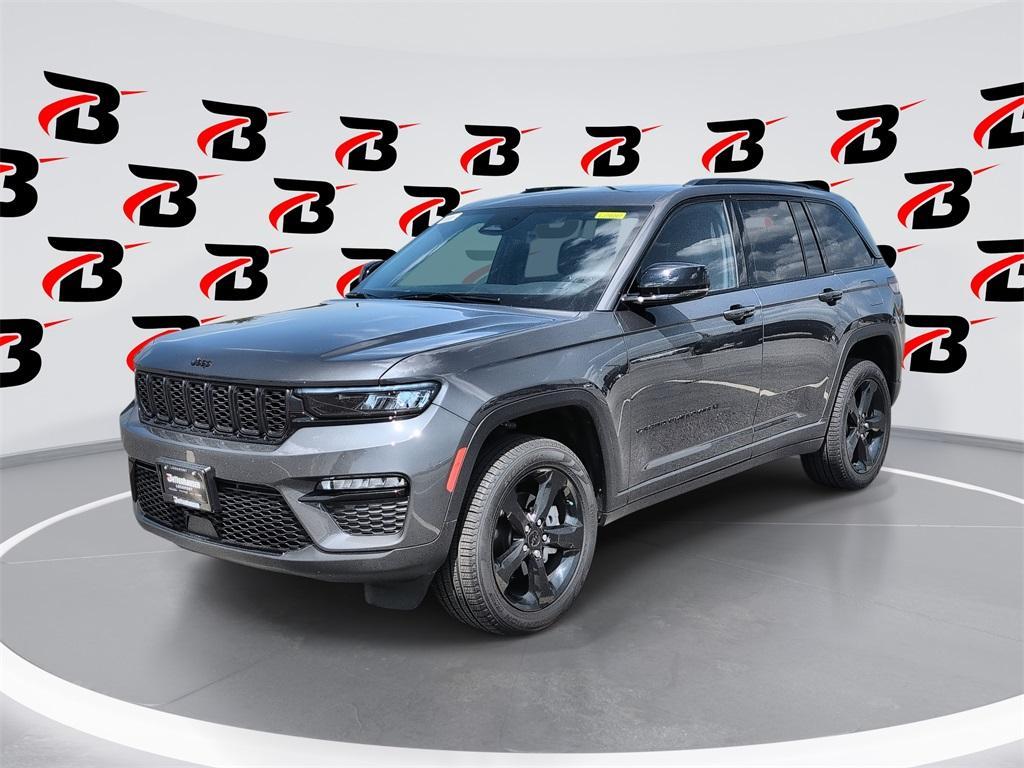 new 2025 Jeep Grand Cherokee car, priced at $43,246