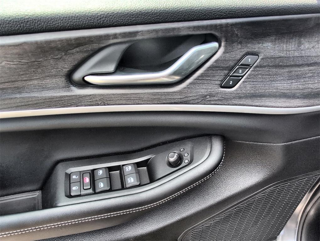 new 2025 Jeep Grand Cherokee car, priced at $43,246