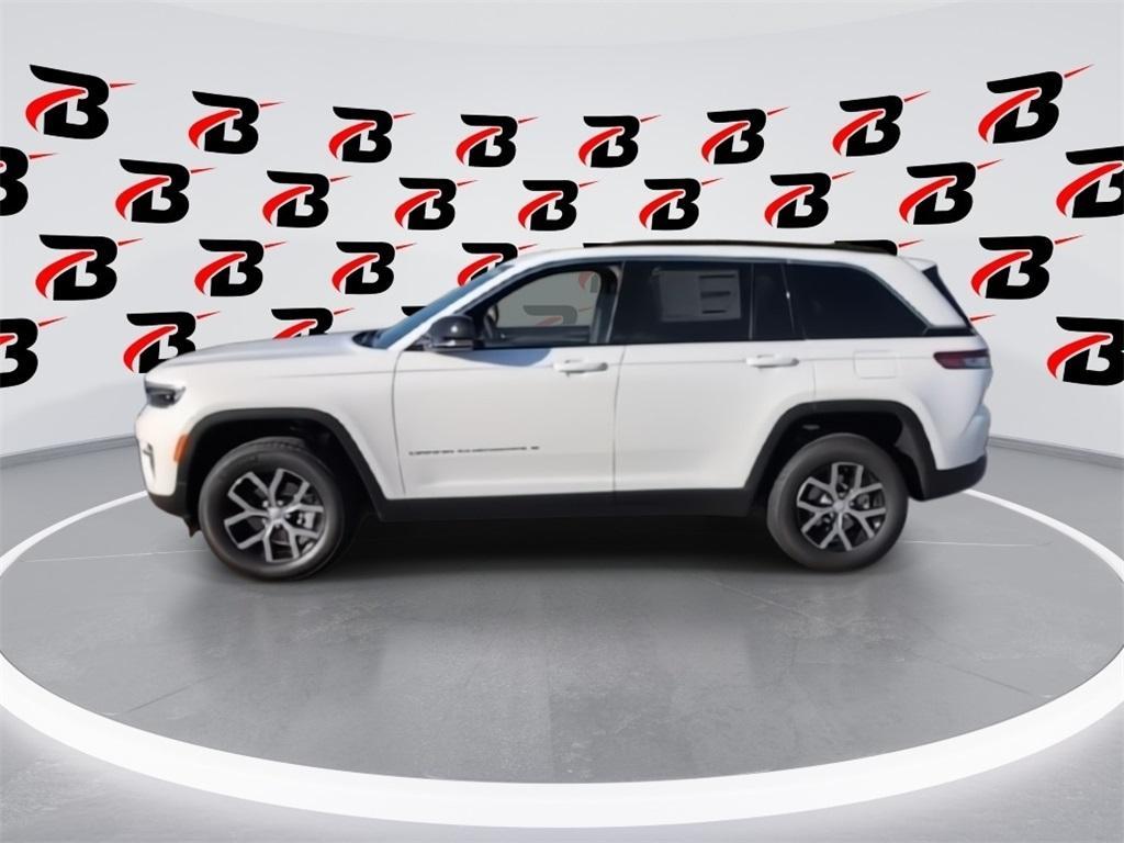 new 2025 Jeep Grand Cherokee car, priced at $43,715