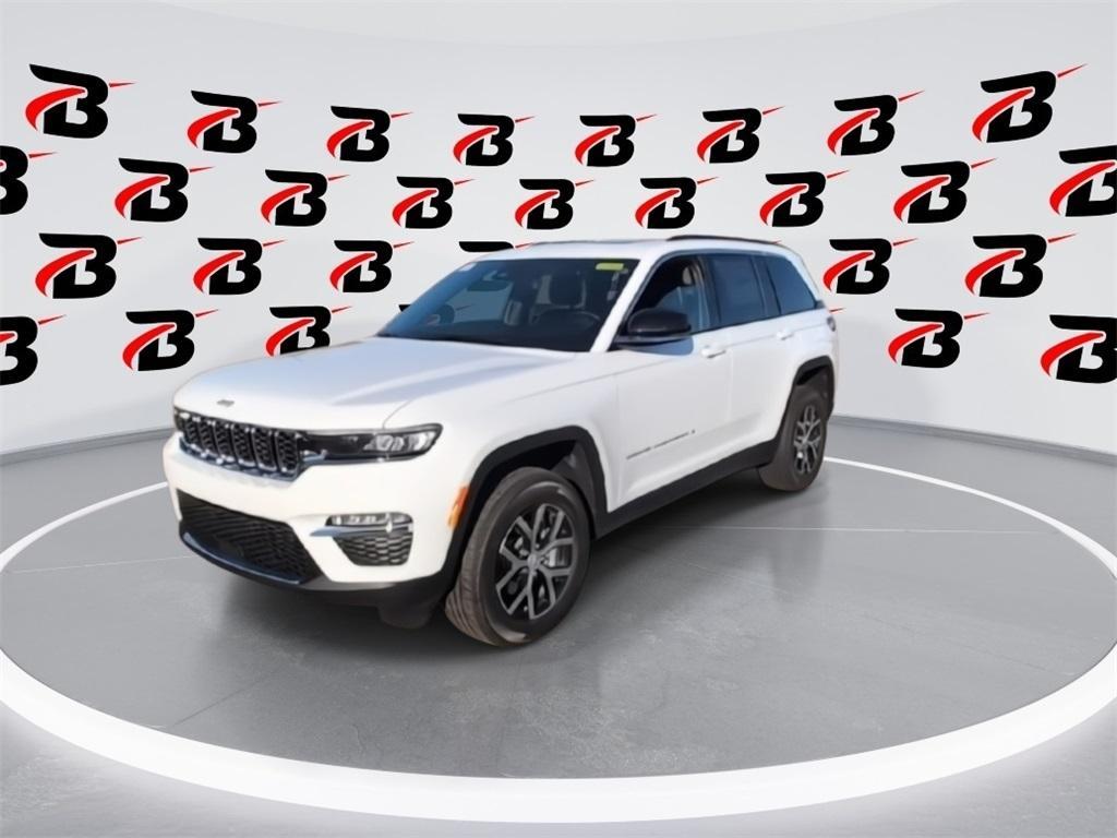 new 2025 Jeep Grand Cherokee car, priced at $43,715