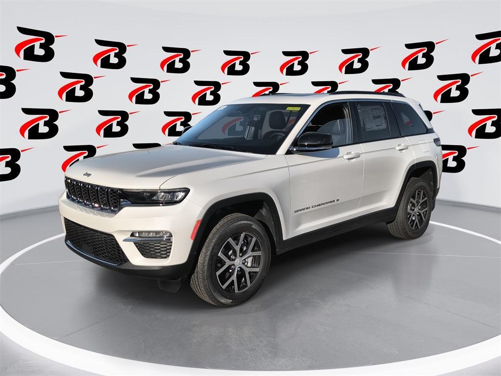new 2025 Jeep Grand Cherokee car, priced at $43,715