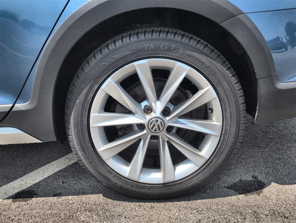 used 2018 Volkswagen Golf Alltrack car, priced at $15,290