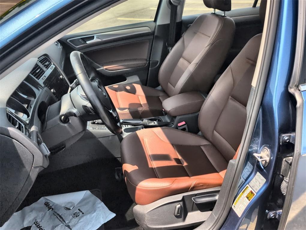 used 2018 Volkswagen Golf Alltrack car, priced at $15,290