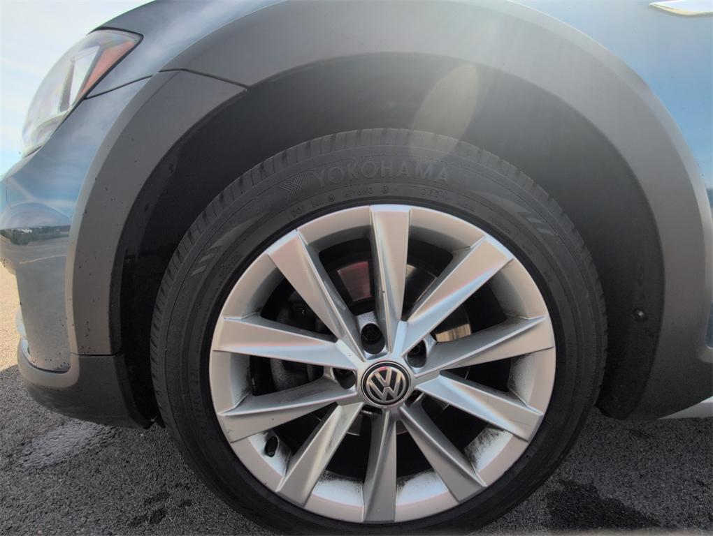 used 2018 Volkswagen Golf Alltrack car, priced at $17,490