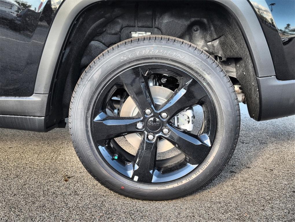 new 2025 Jeep Grand Cherokee car, priced at $46,604