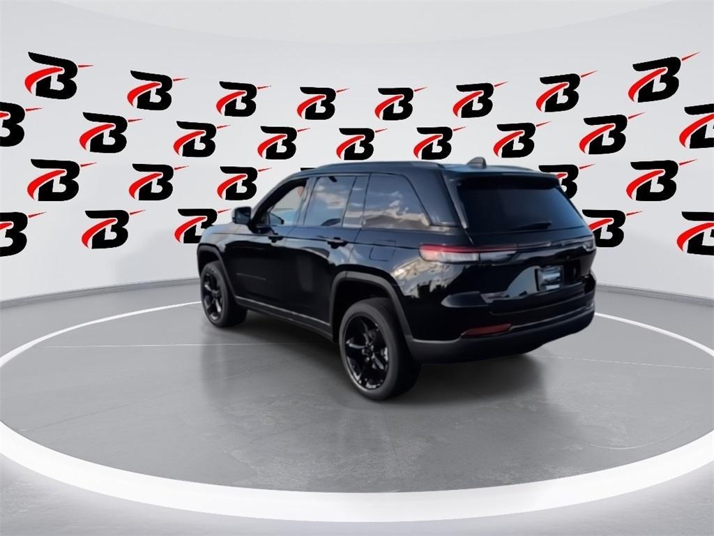 new 2025 Jeep Grand Cherokee car, priced at $46,604