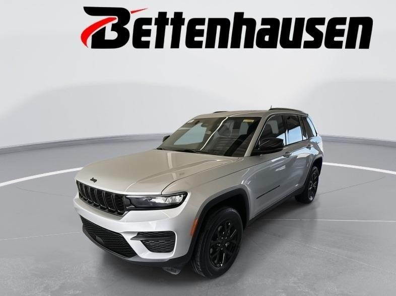 new 2025 Jeep Grand Cherokee car, priced at $39,730
