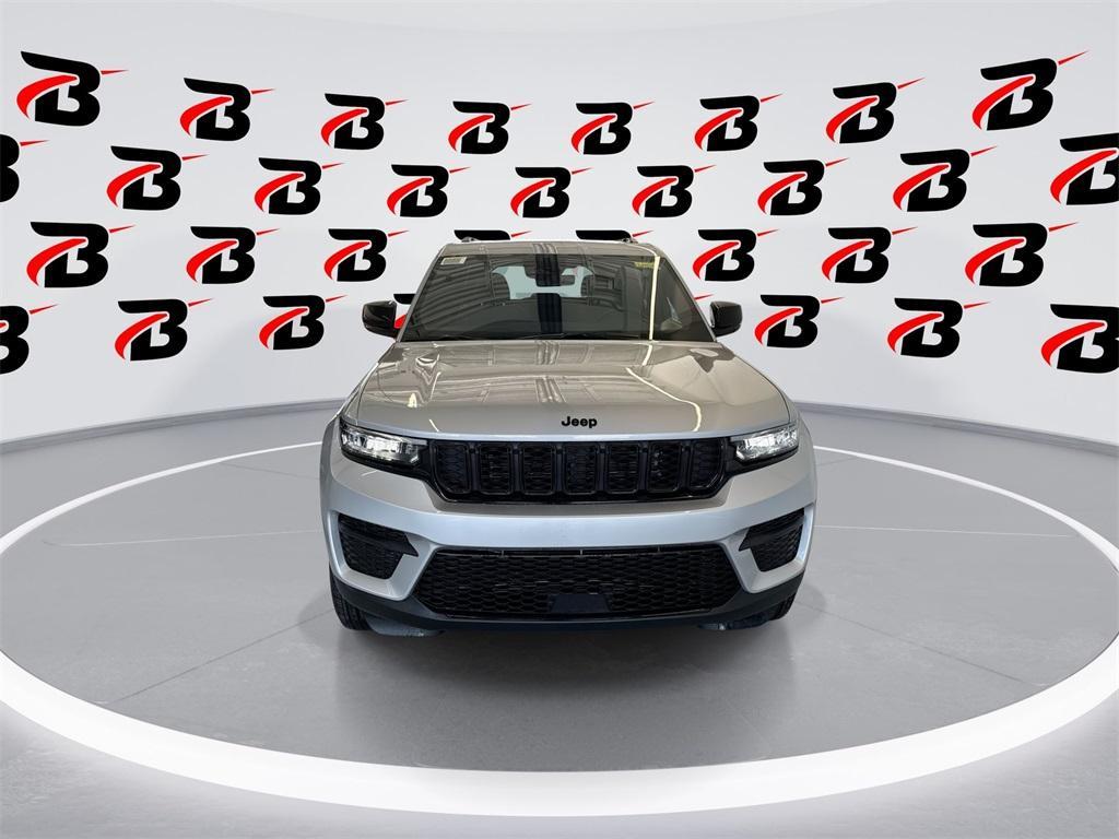 new 2025 Jeep Grand Cherokee car, priced at $41,751