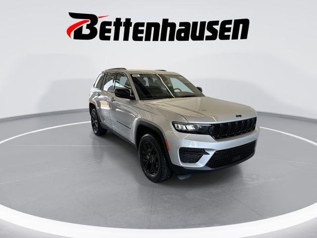 new 2025 Jeep Grand Cherokee car, priced at $39,730