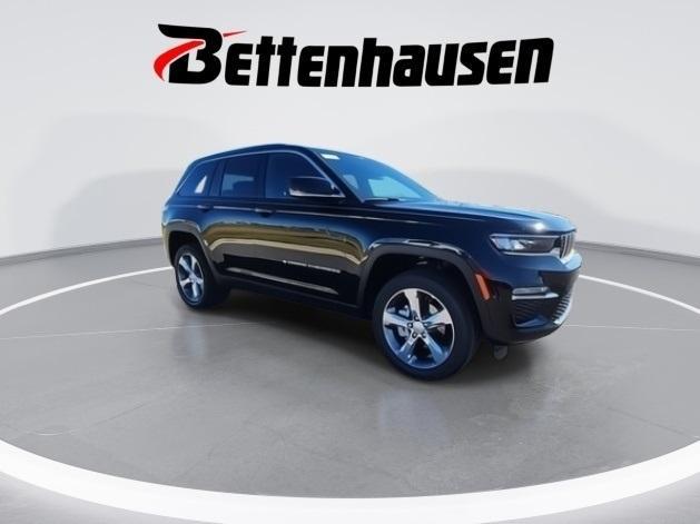 new 2024 Jeep Grand Cherokee car, priced at $45,935