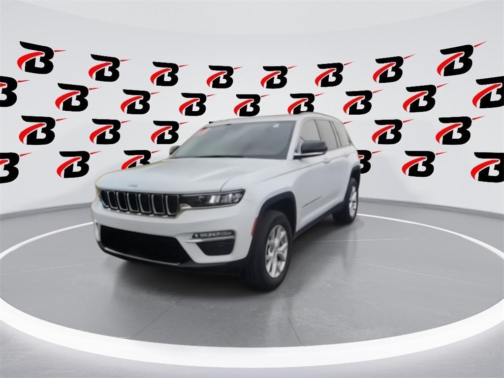 used 2022 Jeep Grand Cherokee car, priced at $33,900