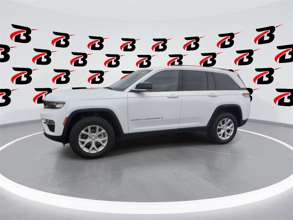 used 2022 Jeep Grand Cherokee car, priced at $33,900