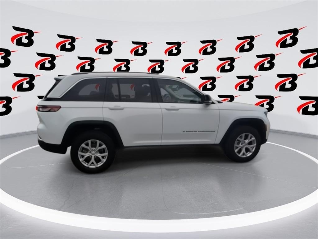 used 2022 Jeep Grand Cherokee car, priced at $33,900