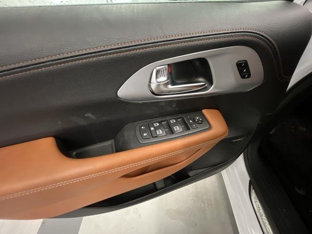 new 2025 Chrysler Pacifica Hybrid car, priced at $45,463