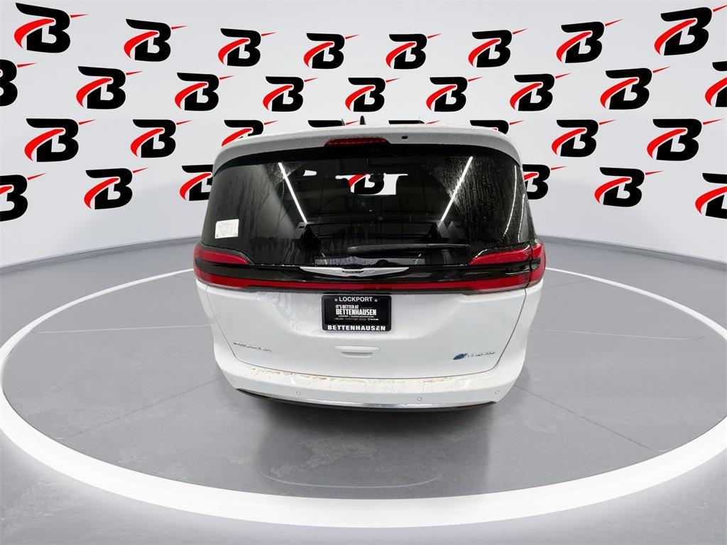 new 2025 Chrysler Pacifica Hybrid car, priced at $48,041
