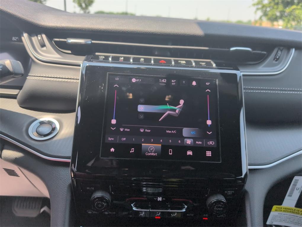 new 2025 Jeep Grand Cherokee car, priced at $35,228