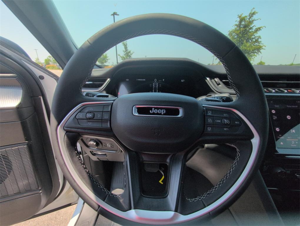 new 2025 Jeep Grand Cherokee car, priced at $35,228