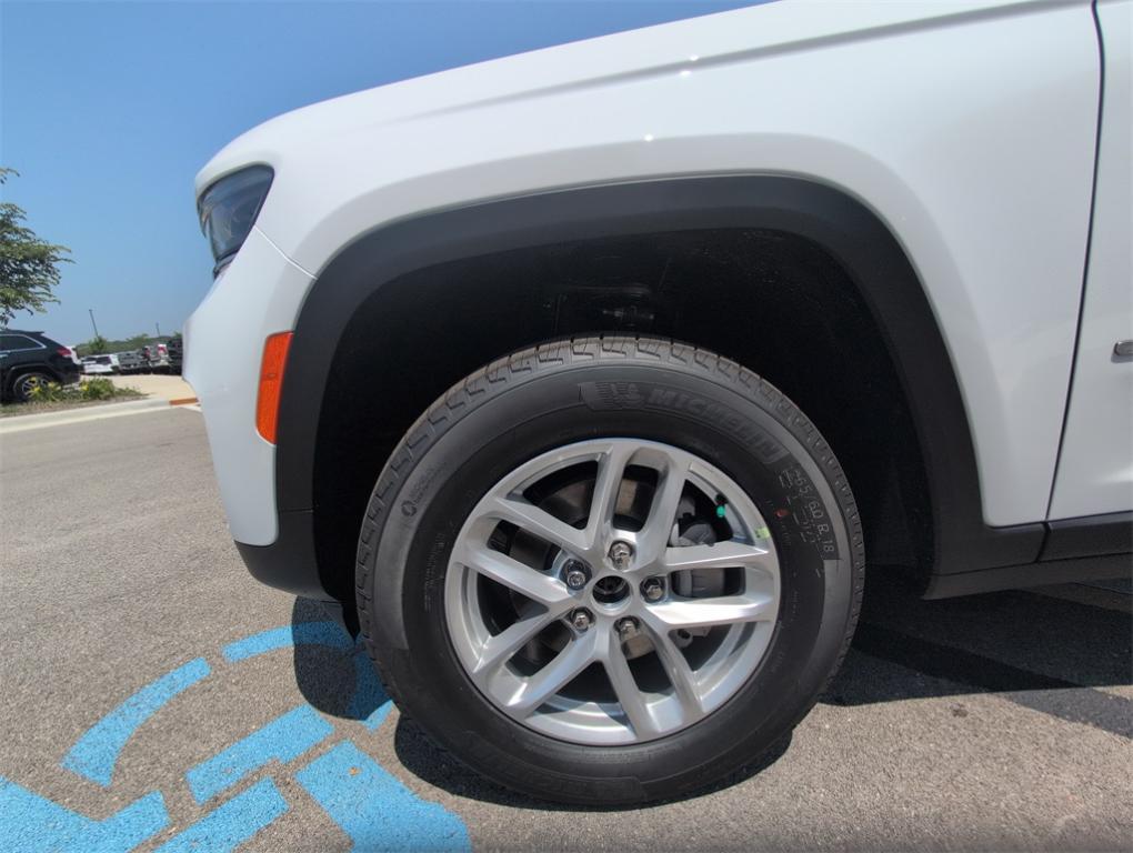 new 2025 Jeep Grand Cherokee car, priced at $35,228